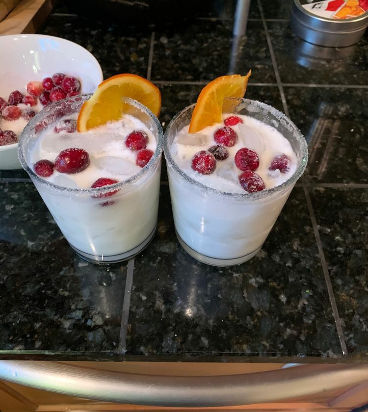 white christmas margarita, margarita pitcher recipe, margarita recipe, holiday cocktail recipes, pitcher of margarita recipe, margarita recipe for pitcher, christmas margarita, white christmas margarita punch, christmas cocktails, christmas drinks, christmas drinks, how to make a margarita, best margarita recipe