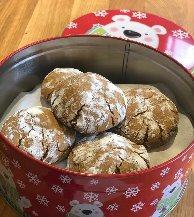 GINGERBREAD CRINKLE COOKIES