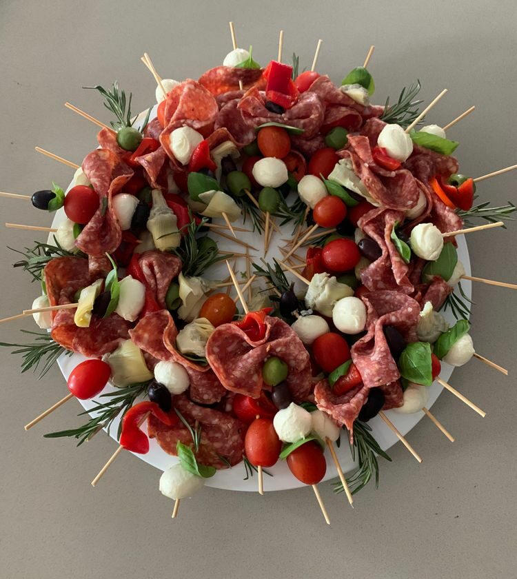 HOLIDAY ANTIPASTO WREATH