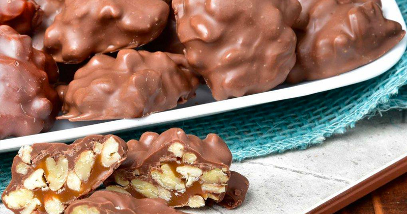 CHOCOLATE PECAN TURTLE CLUSTERS